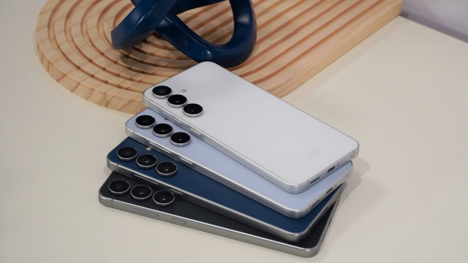 Samsung Galaxy S26 FE, 28 immagini svelano tutto in anticipo