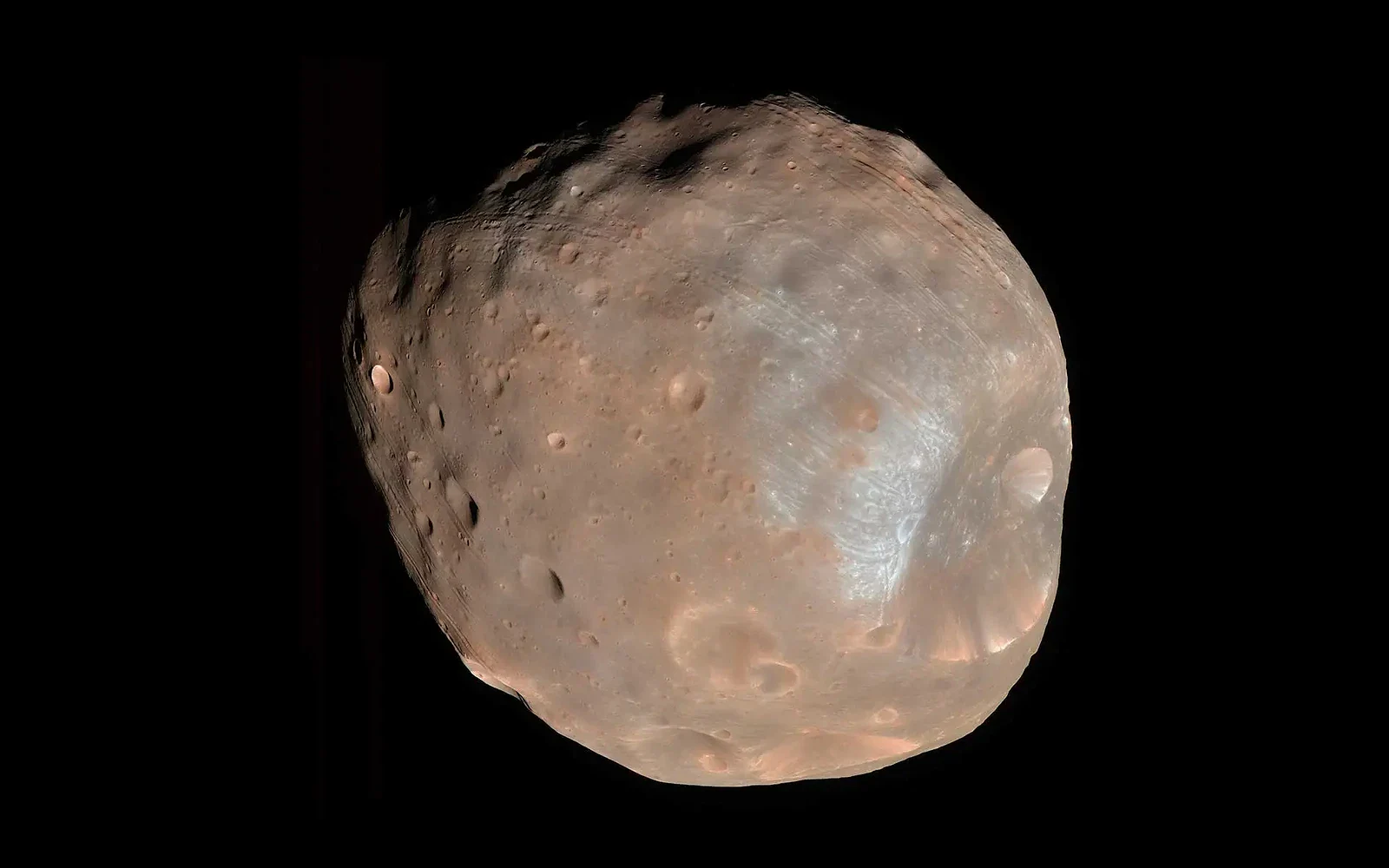 Perseverance fotografa Phobos che nasconde la Terra da Marte
