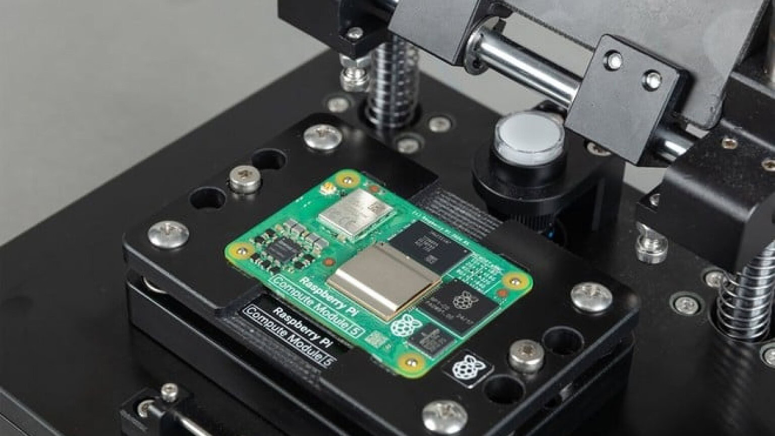 Raspberry Pi Compute Module 5, arriva il Programming Jig - Raspberry Pi Programming Jig