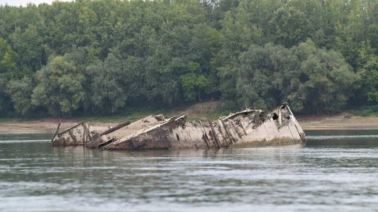 Danubio in secca: riaffiorano relitti di navi naziste a Prahovo - relitti nazisti Danubio