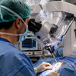 Impianto cocleare, primo intervento robotico in Italia a Modena