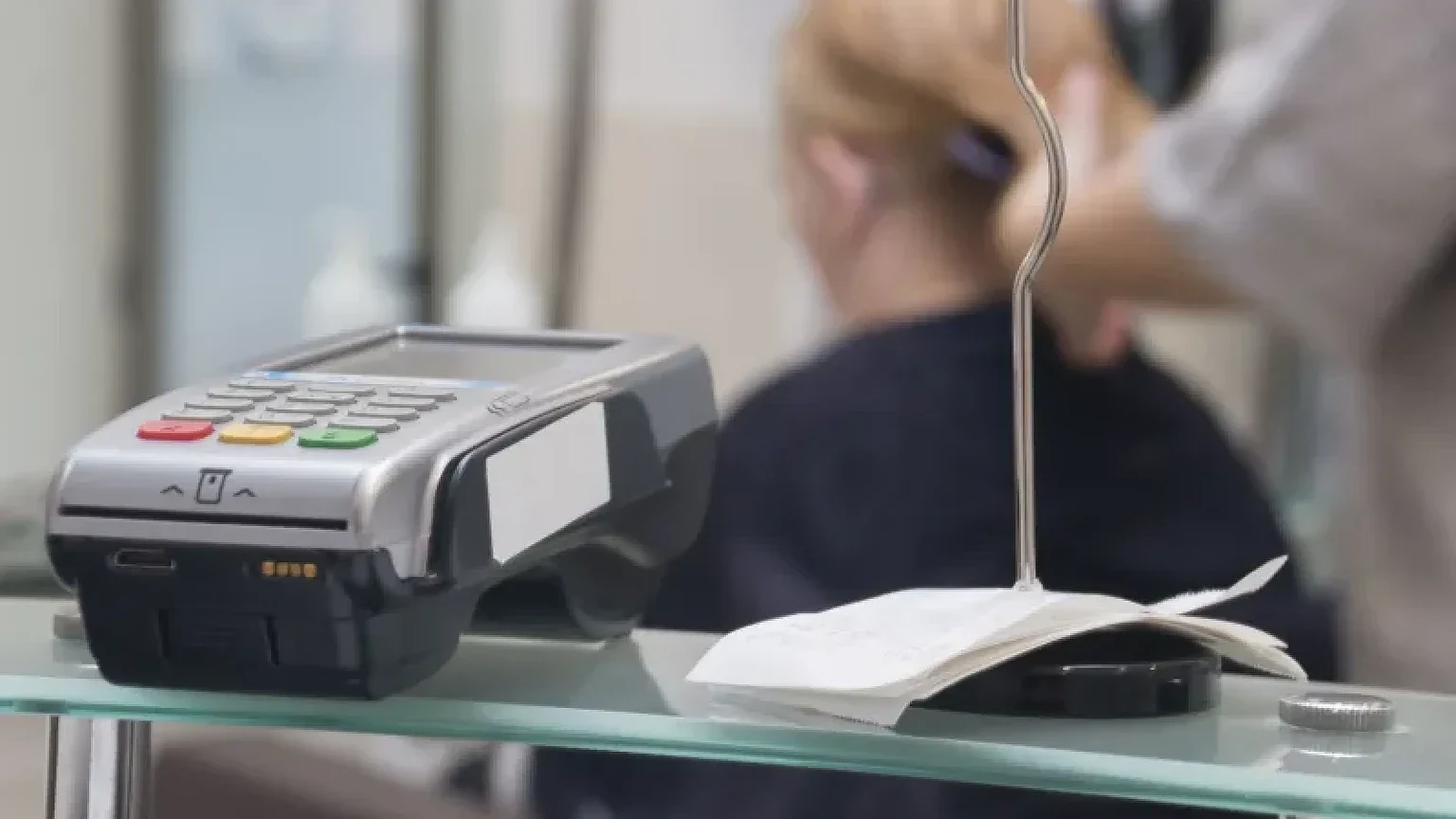 Deutsche Bank, SMS truffa svuota il conto: rimborsati 36mila euro - SMS truffa Deutsche Bank