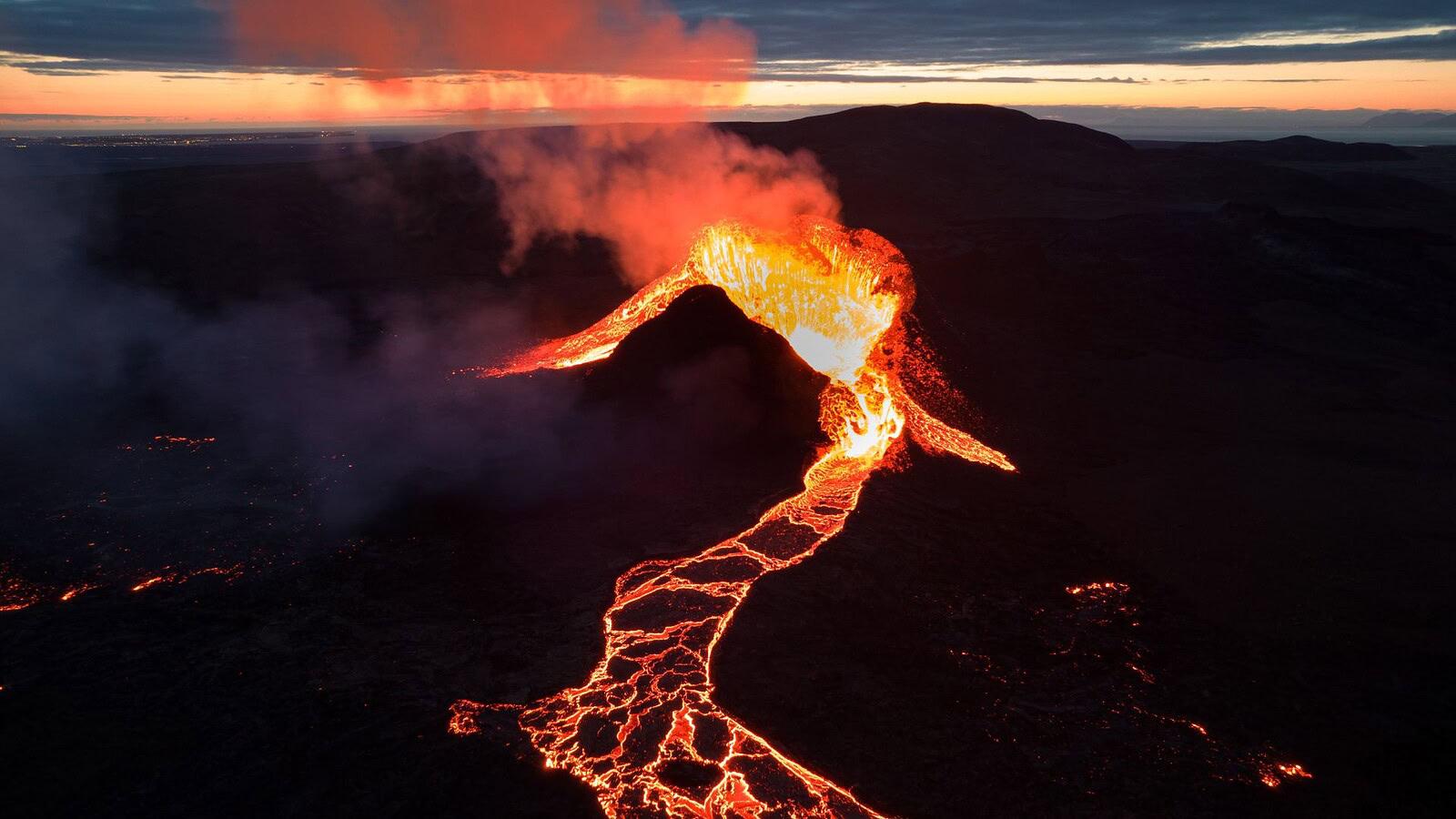 Krakatoa 1883: l'eruzione raccontata via telegrafo al mondo
