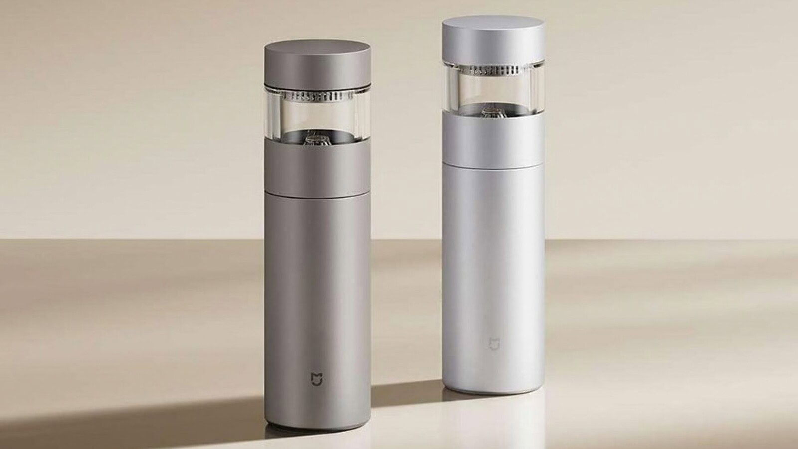Xiaomi, il nuovo termos in titanio che separa tè e acqua
