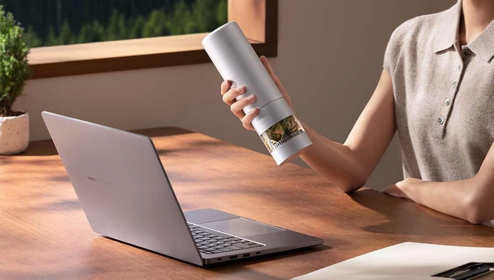 Xiaomi, il nuovo termos in titanio che separa tè e acqua
