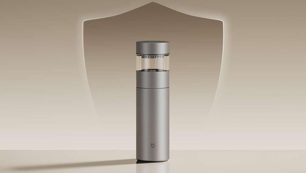 Xiaomi, il nuovo termos in titanio che separa tè e acqua