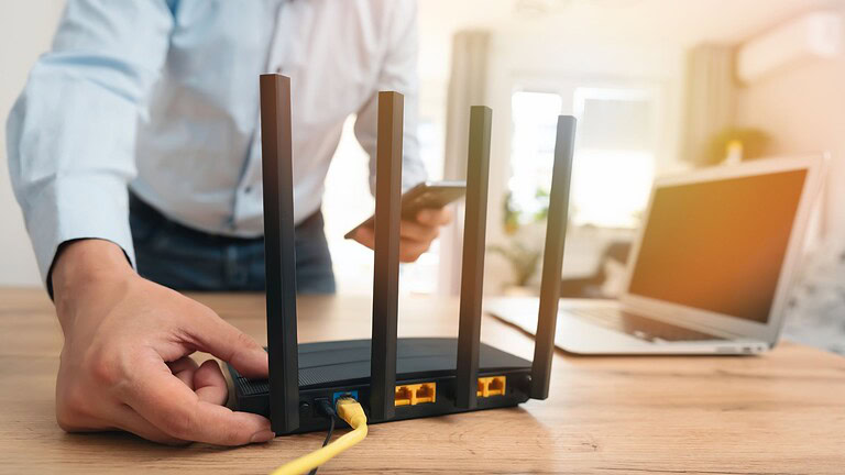 Vecchio router come ripetitore Wi-Fi: come riusarlo in casa