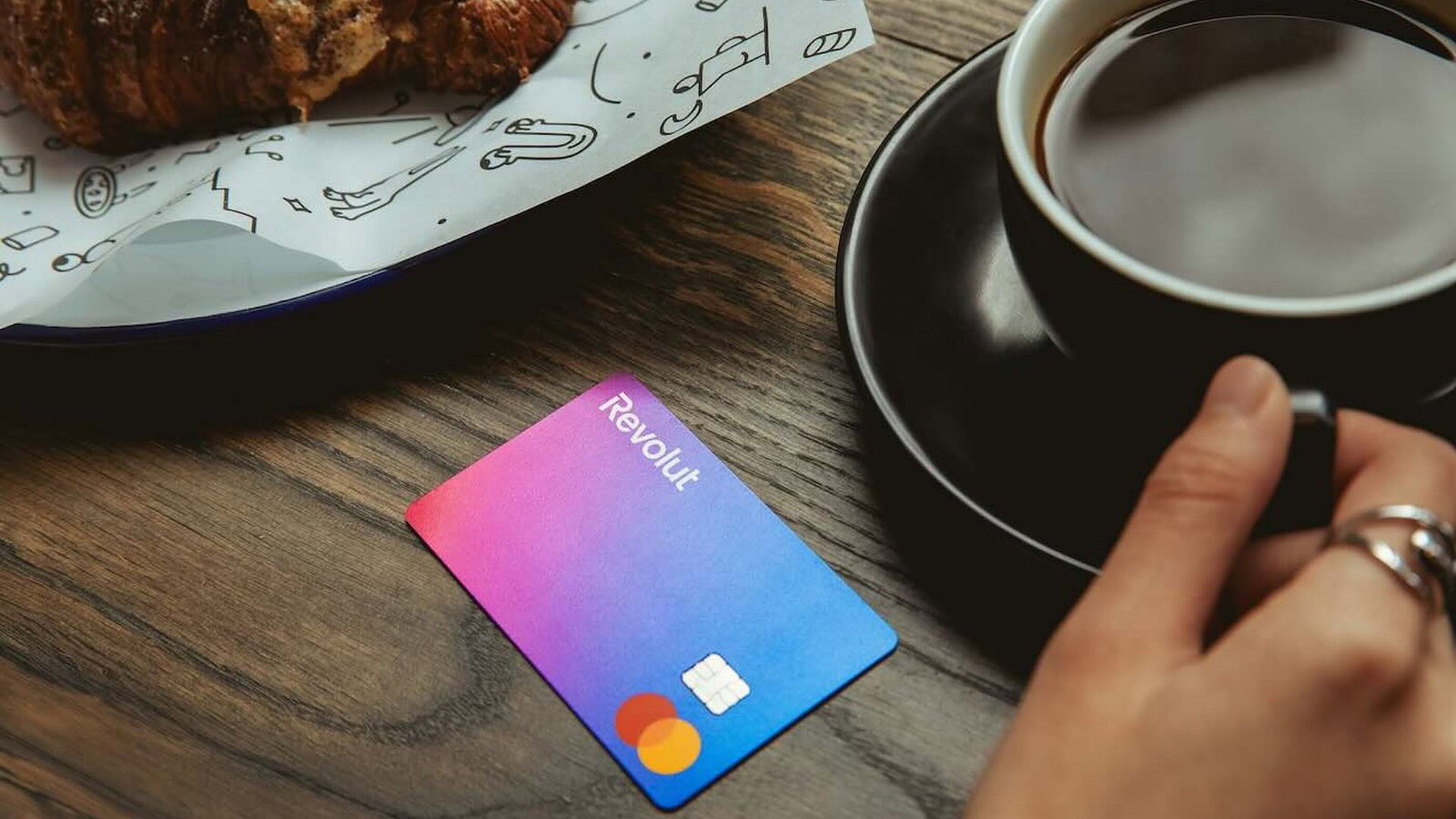 Revolut, dati esposti con false richieste governative