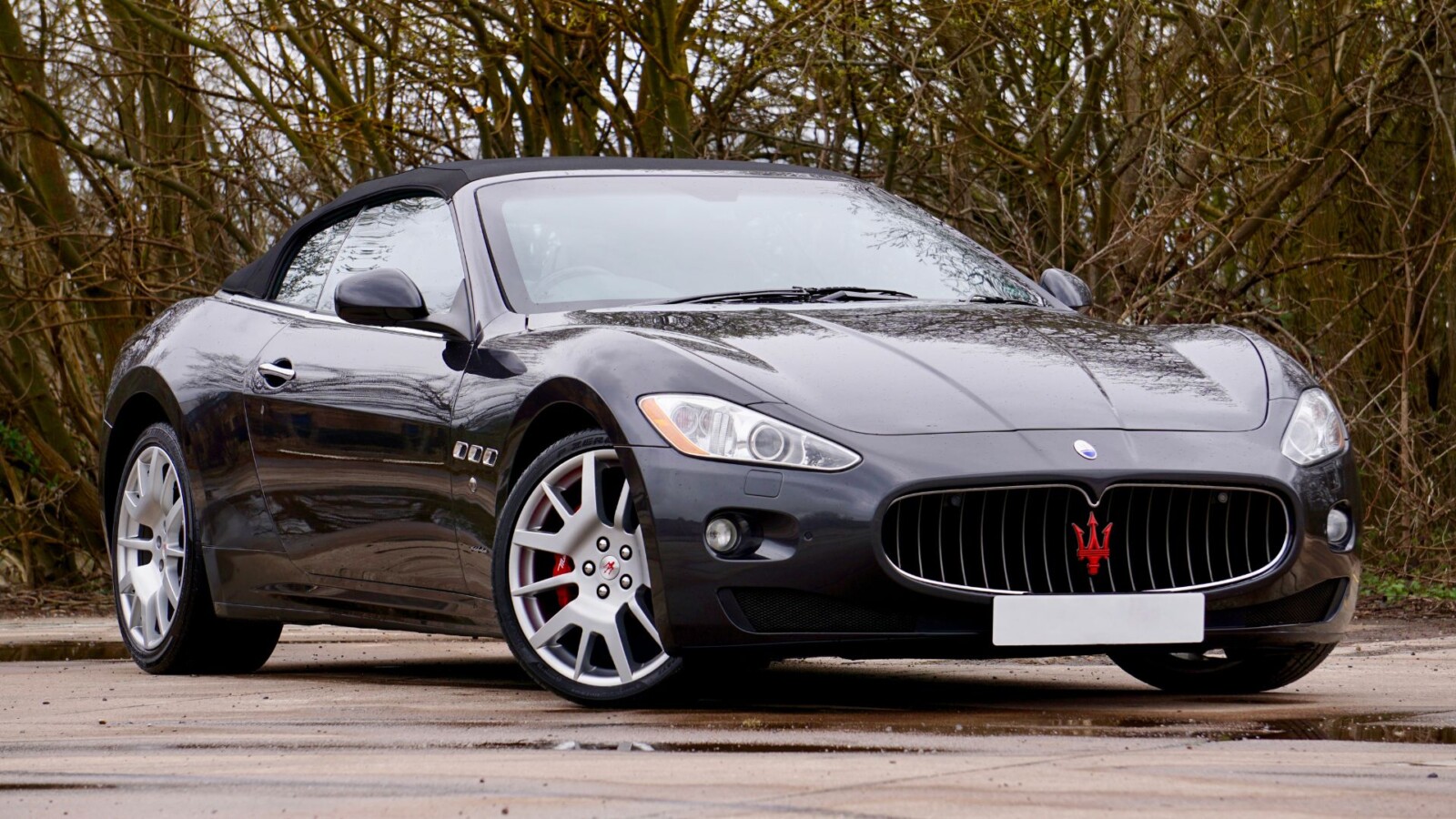 Maserati Ghibli vinta con 2 euro alla lotteria della parrocchia