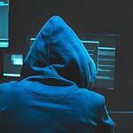 Attacchi IA 2,5 volte più veloci: l'allarme di CrowdStrike
