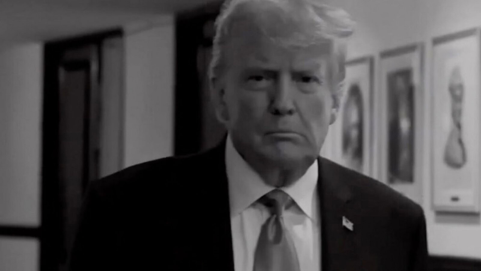 Trump, spot pagati dal governo