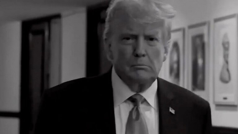 Trump, spot pagati dal governo