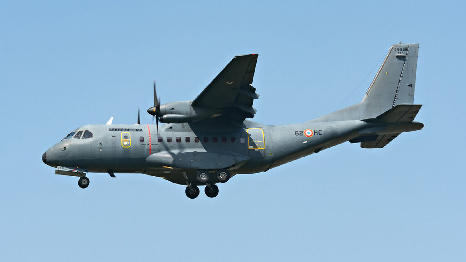 CASA CN-235