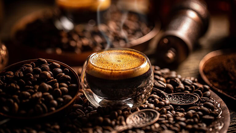 Caffè e tè bollenti: rischio di cancro all'esofago triplicato