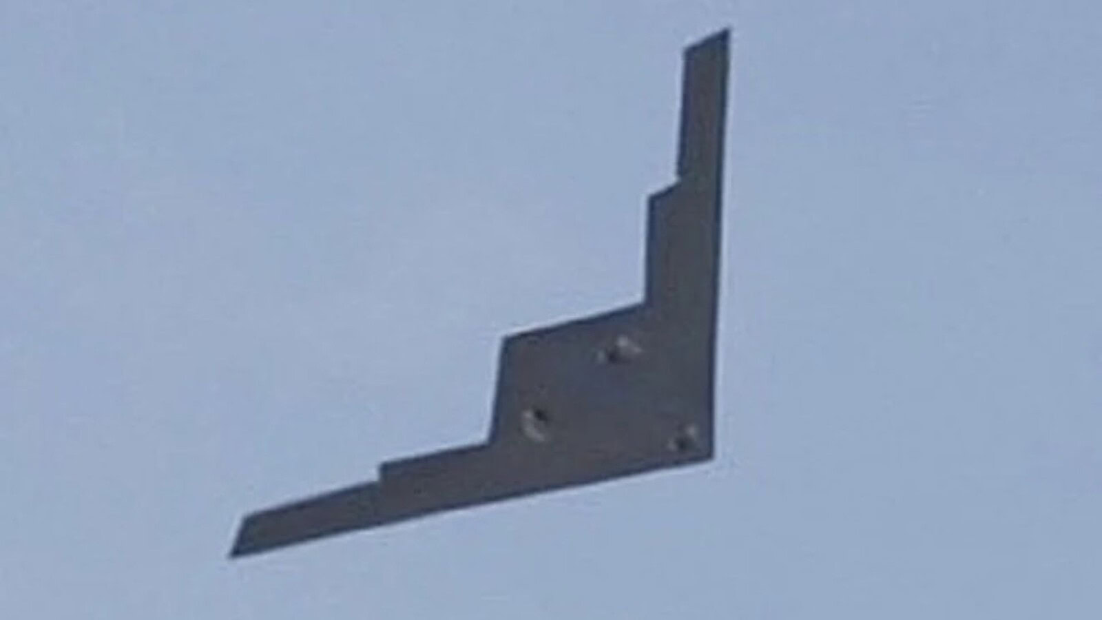 Drone stealth WZ-X: nuove foto in volo del velivolo cinese