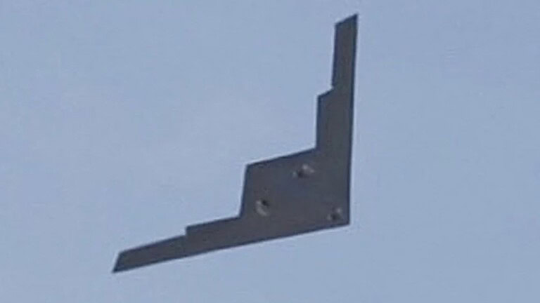 Drone stealth WZ-X: nuove foto in volo del velivolo cinese
