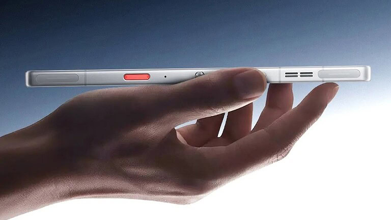 REDMAGIC 12 Pro+ si mostra online: cornici da 0,96 mm e peso sotto i 230 g