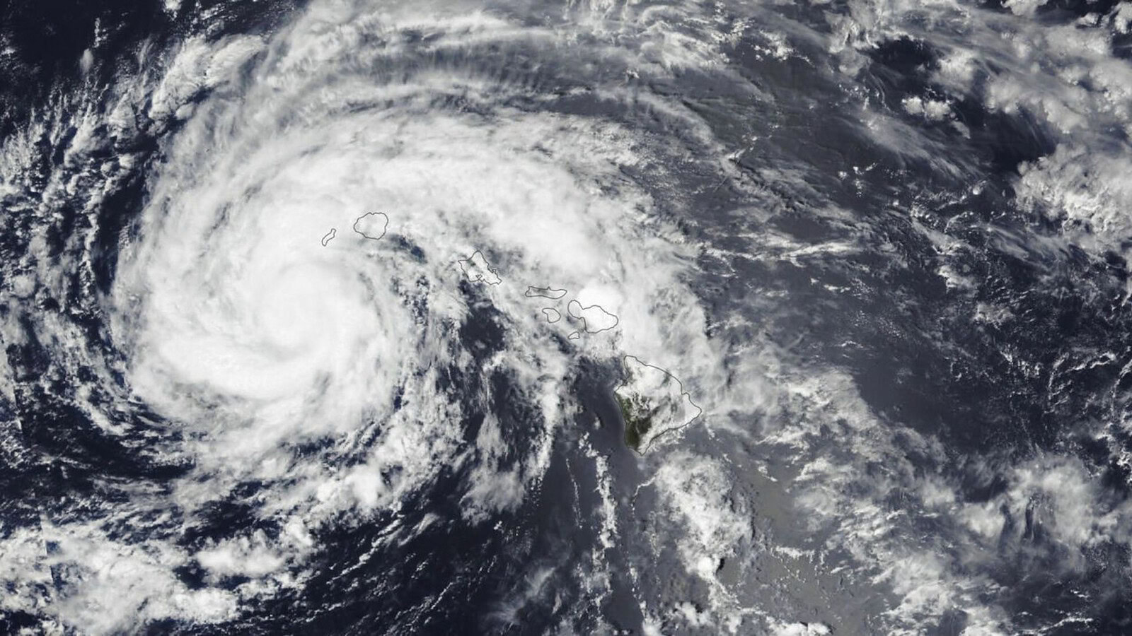 Tempesta Austen, minimo sotto i 950 hPa: record per settembre?