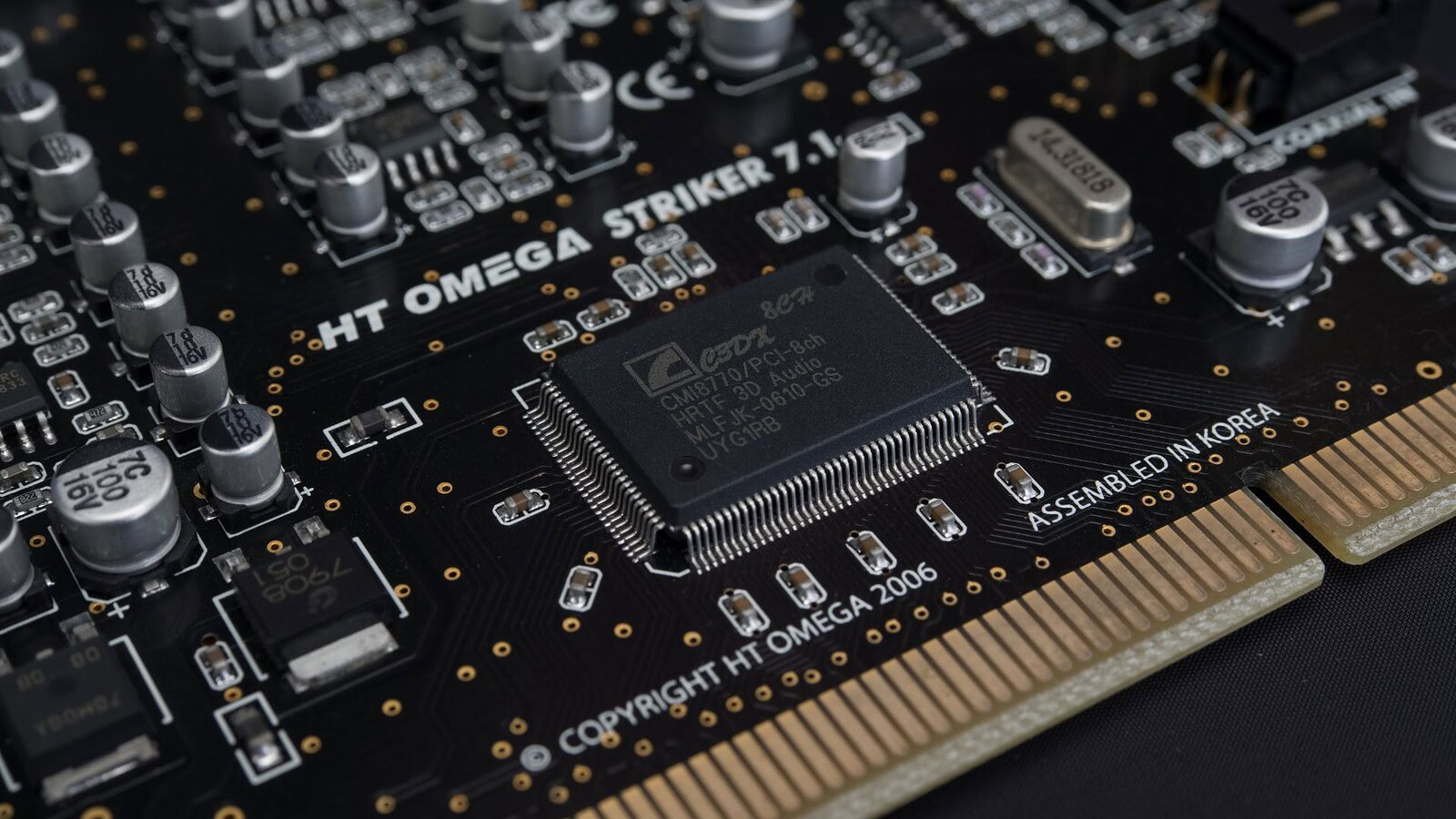Huawei LogicFolding: chip impilati per battere i limiti dei consumi