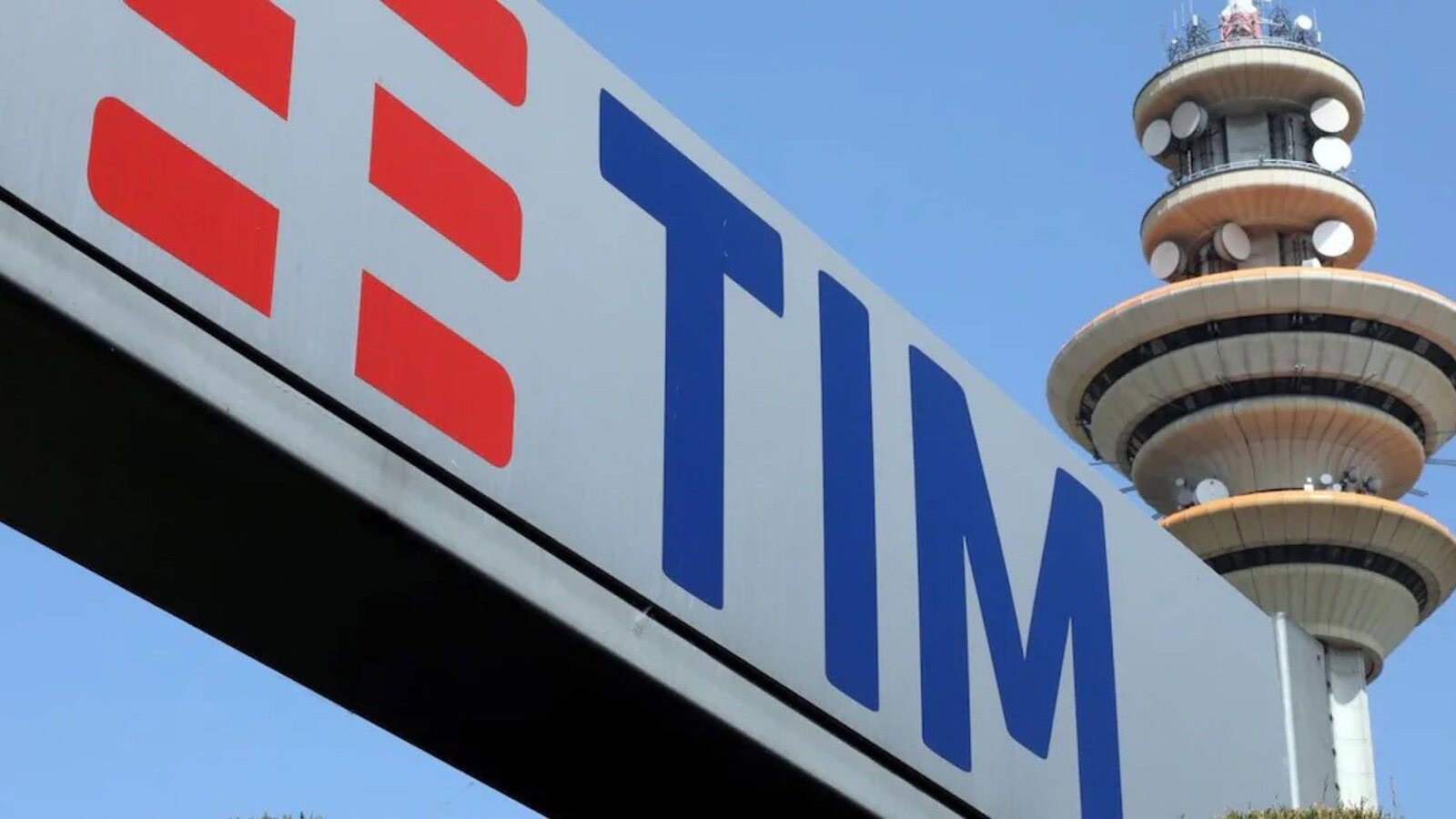 TIM Young, 12 mesi di Canva Pro gratis e fino a 300 Giga in 5G