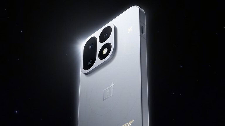 OnePlus 16, il design ufficiale conferma il modulo quadrato