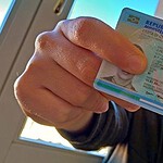 Carta d'Identità Elettronica senza chip, la Cassazione: chi lo toglie fa reato