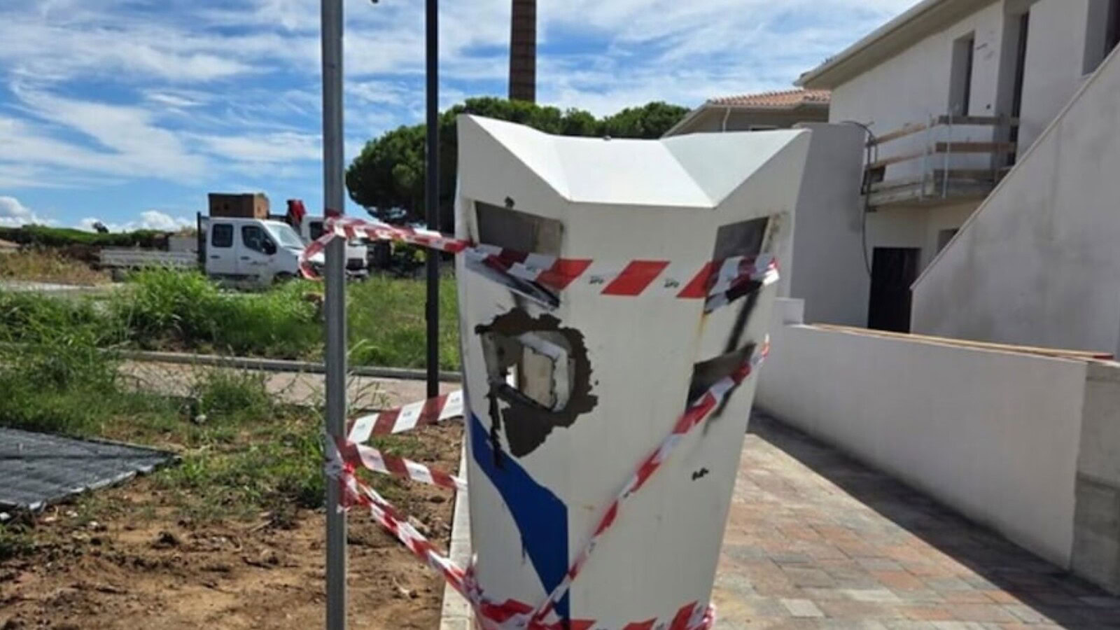 Autovelox fatto saltare