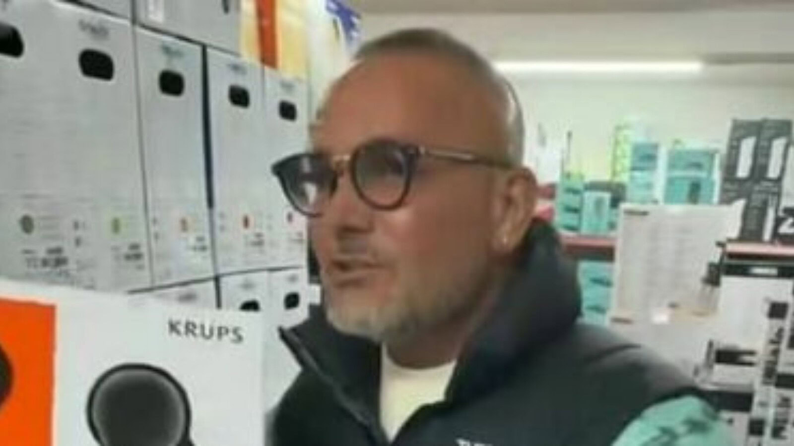 Napolitano Store: iPhone e PS5 venduti all'asta per 285mila euro