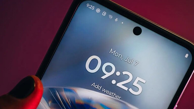 Motorola Qira arriva su Razr ed Edge con Android 17