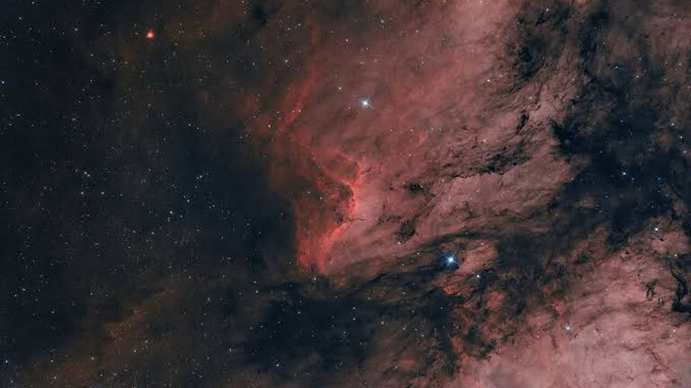Nebulosa Pellicano, 25 ore di scatto per l'immagine scelta dalla NASA