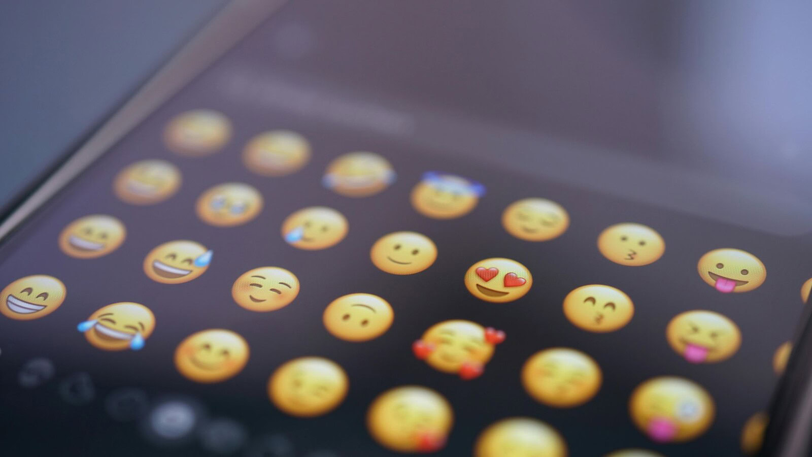 Emoji 3D Google arrivano oltre i Pixel: 3977 ridisegnati