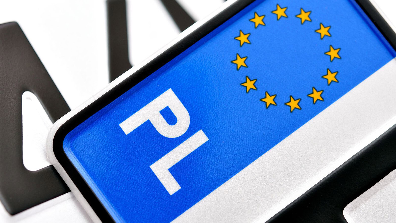 Targhe polacche a Napoli, la stretta rischia di essere inutile