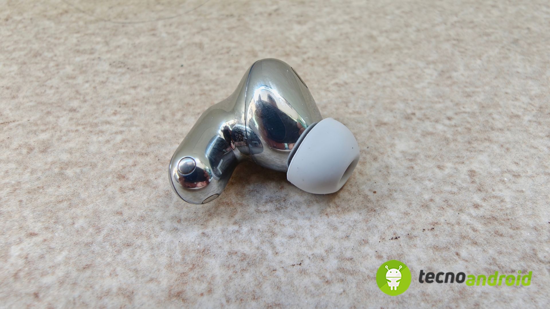 HUAWEI FreeBuds Neo: gli auricolari con design innovativo e ANC da top di gamma