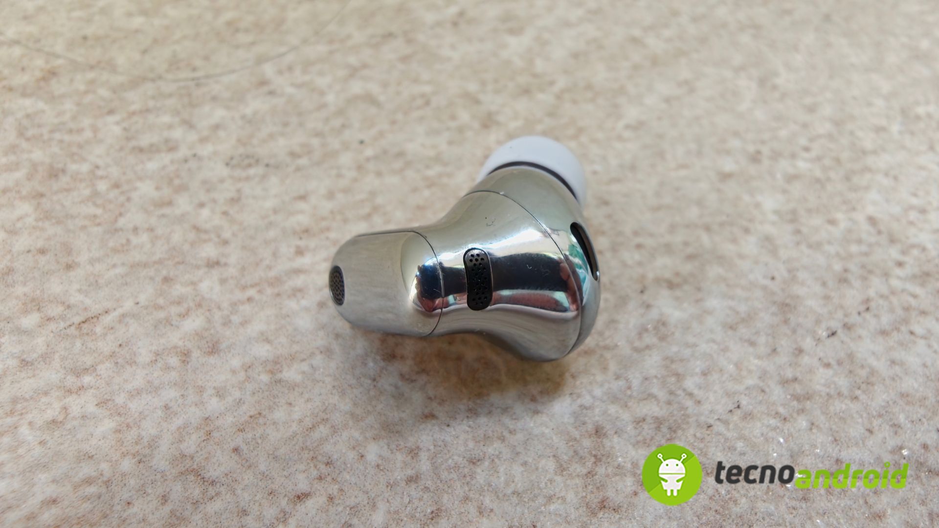HUAWEI FreeBuds Neo: gli auricolari con design innovativo e ANC da top di gamma