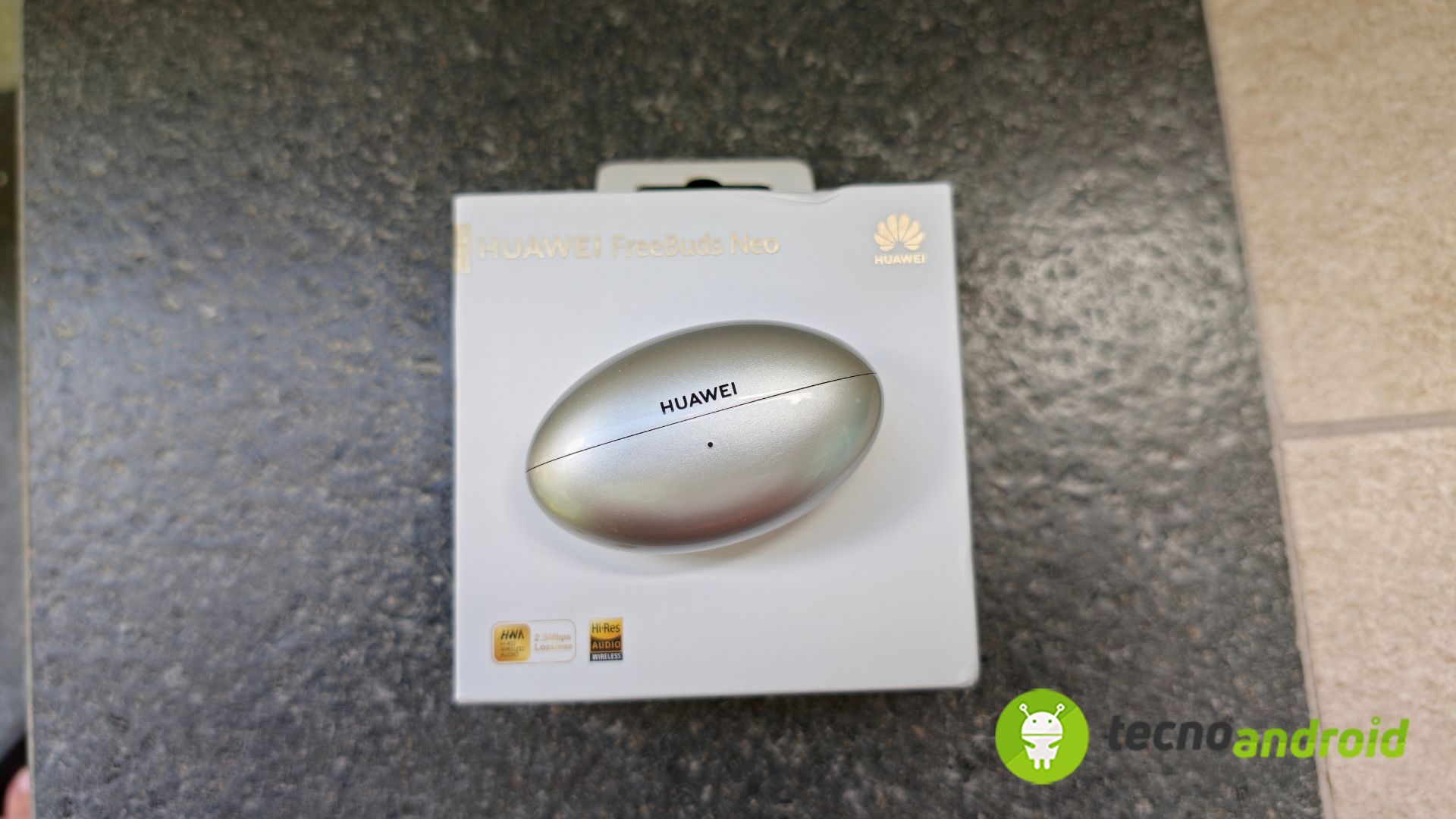 HUAWEI FreeBuds Neo: gli auricolari con design innovativo e ANC da top di gamma