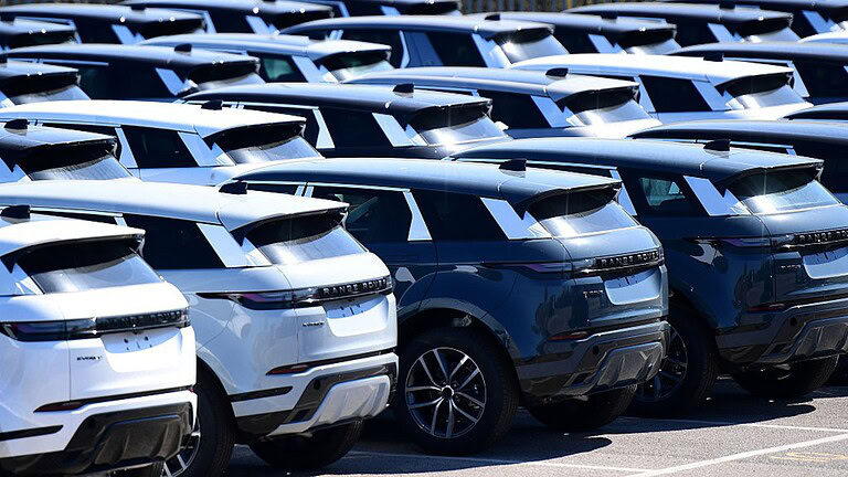Jaguar Land Rover taglia 4.000 posti: ricavi giù del 20,9%