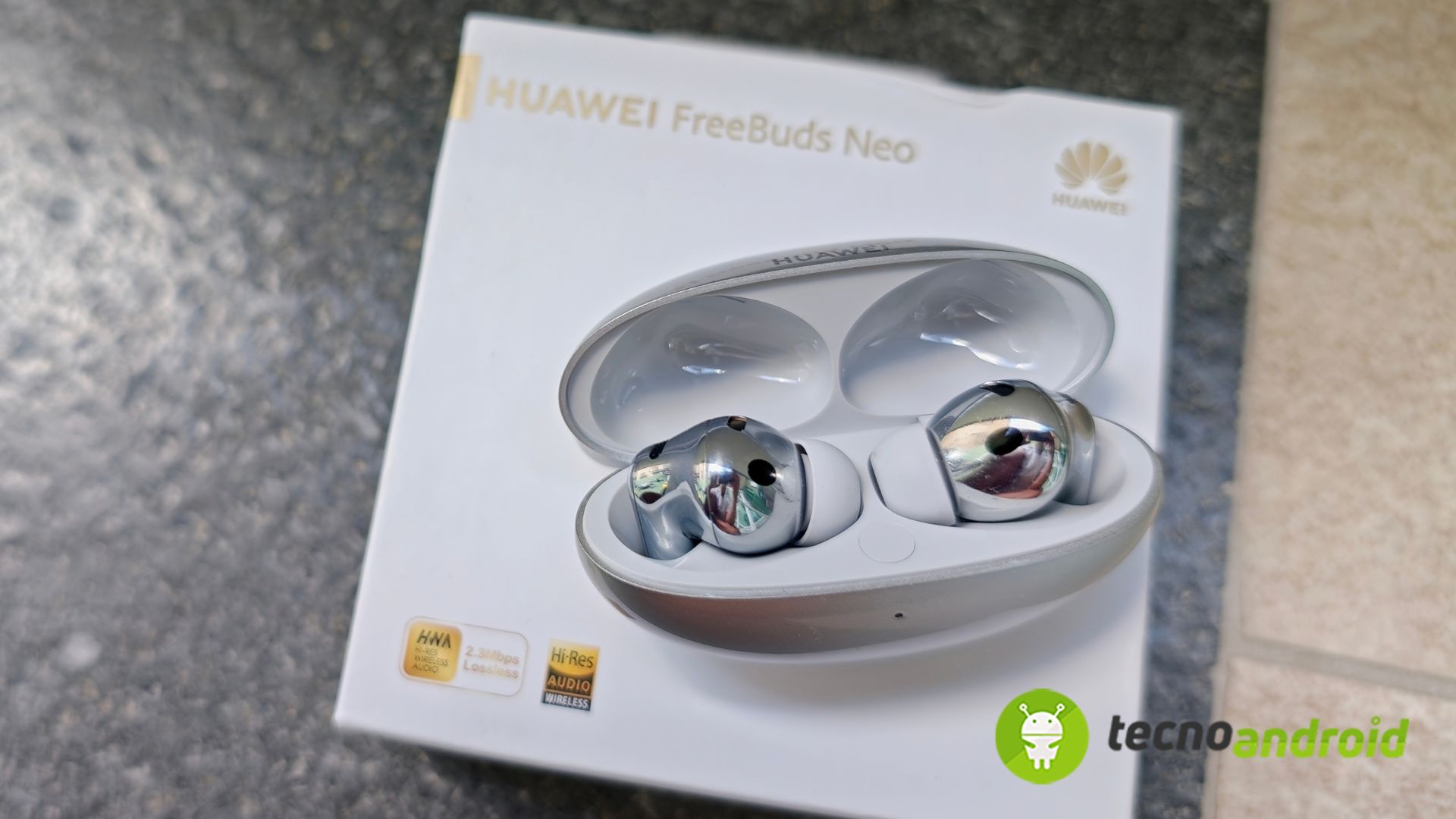 HUAWEI FreeBuds Neo: gli auricolari con design innovativo e ANC da top di gamma