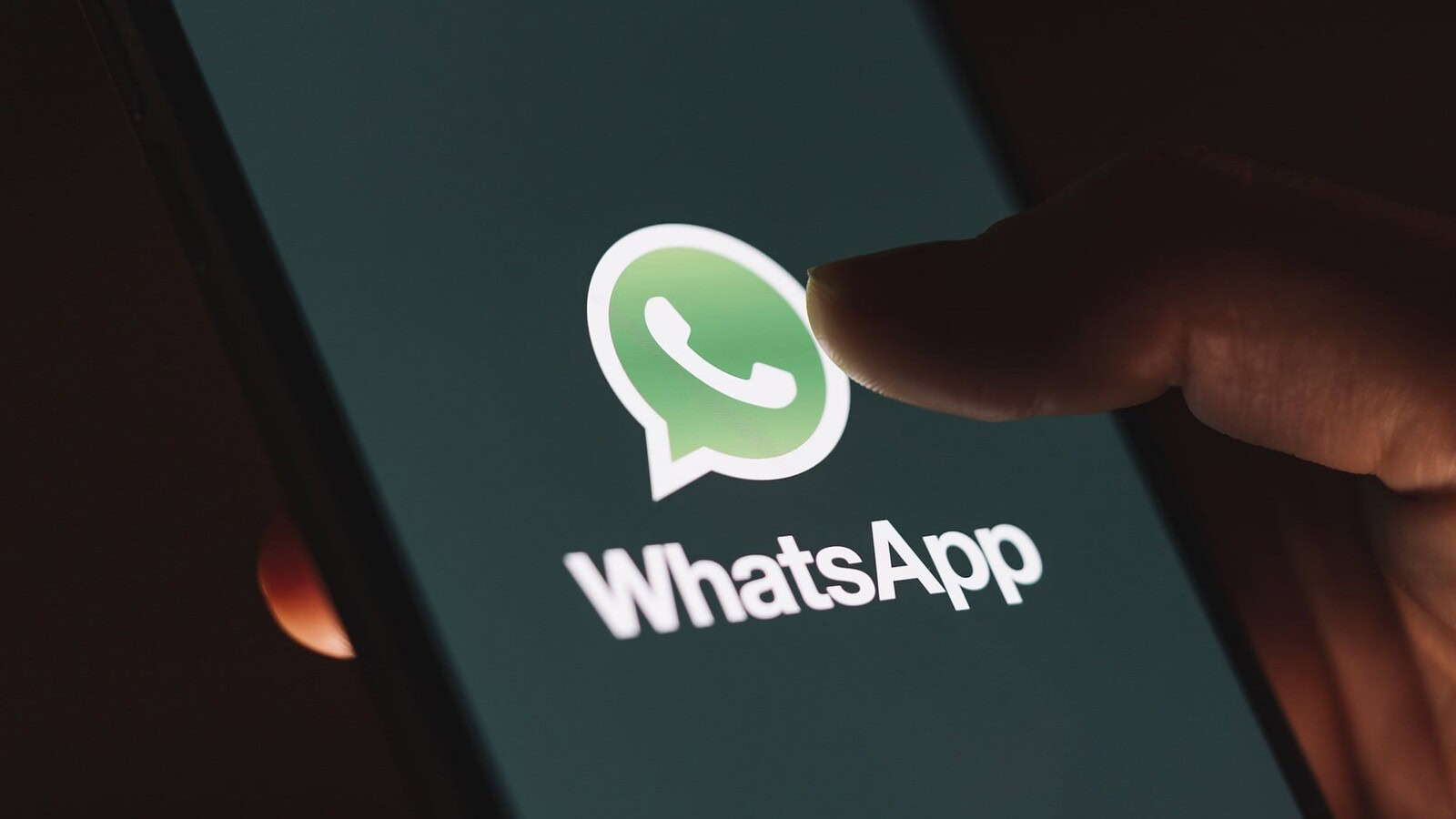 WhatsApp, allarme Polizia Postale: attacchi zero click su iPhone