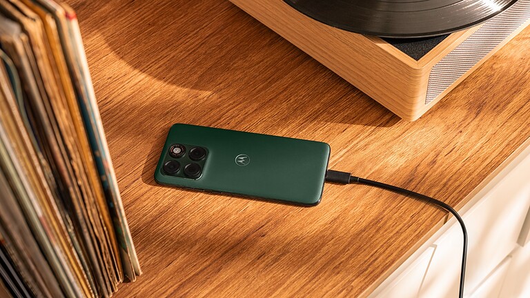 Motorola edge 70 plus è ufficiale a IFA 2026: fotocamera da 200MP