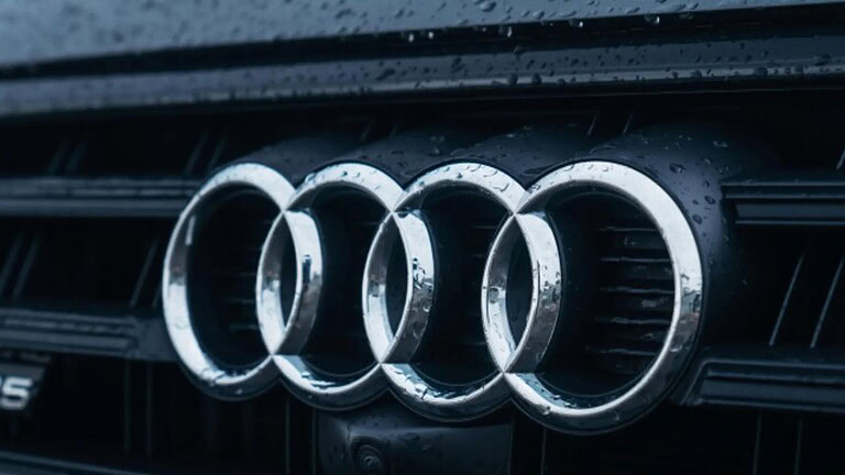Audi punta ancora sul V8: il termico resiste nei modelli top