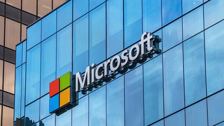 Microsoft, l'AI scrive già il 30% del codice: parla Nadella