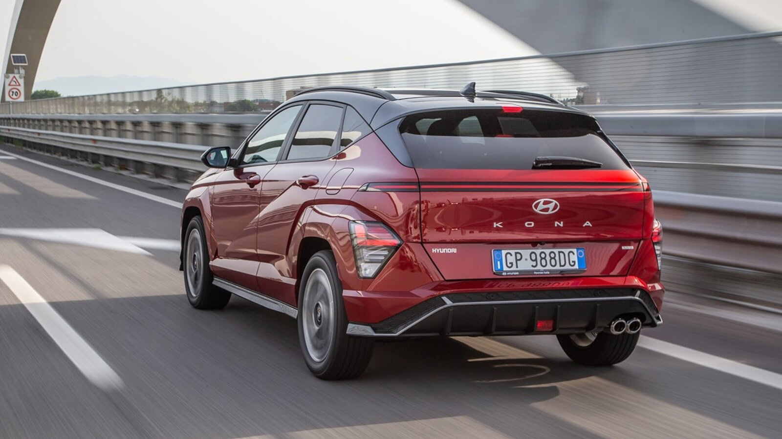 Hyundai Kona Dark Line: il SUV compatto parte da 27.950 euro