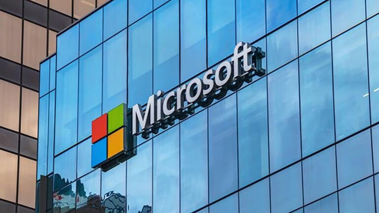 Microsoft, l'ingegnere avverte: scrivere codice a mano è finita