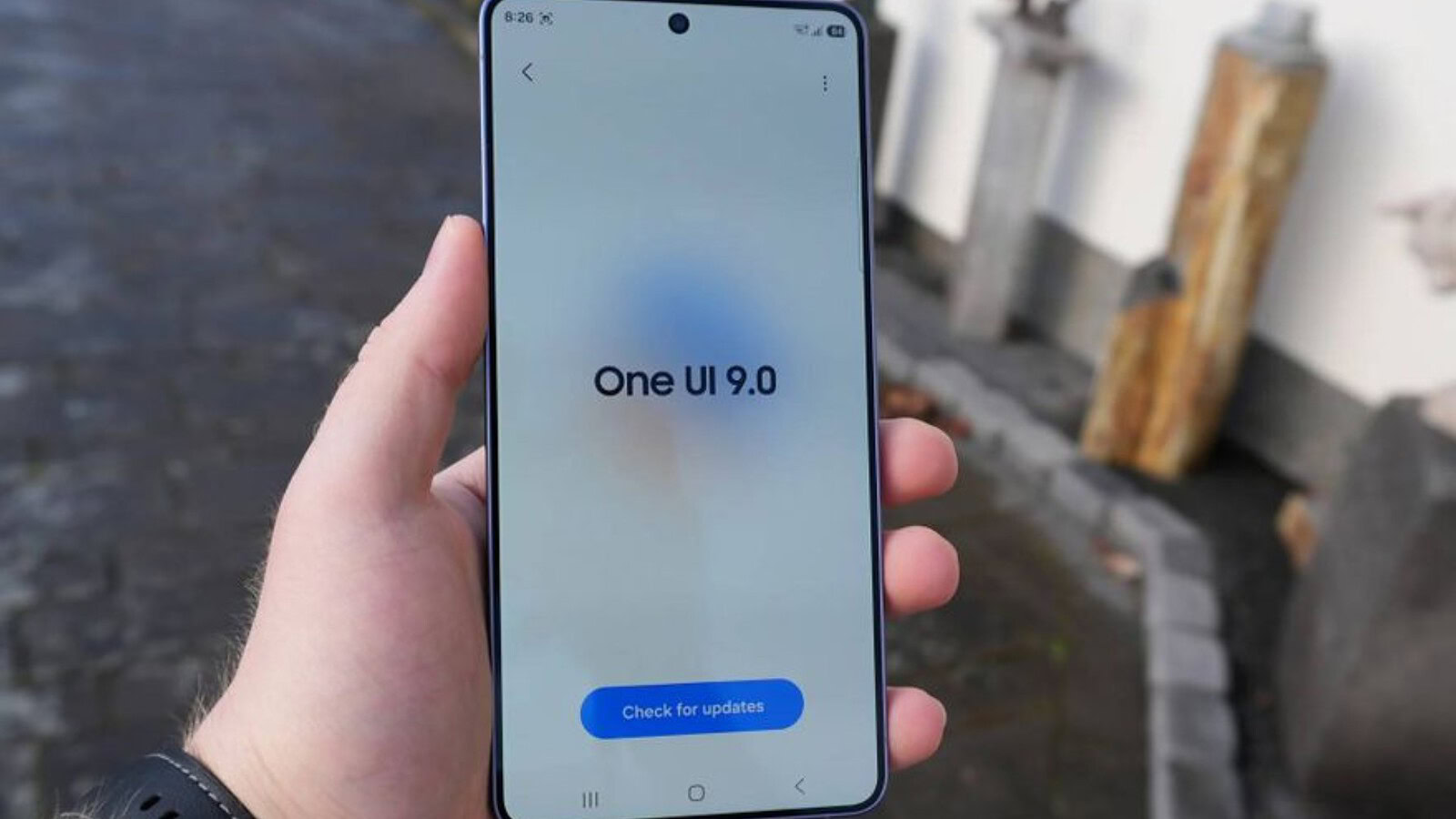 Samsung, aggiornamento di settembre: 90 patch di sicurezza