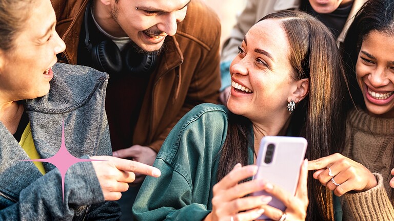 Gen Z e tecnologia retrò: fuga dagli smartphone troppo cari