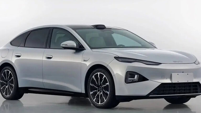 BYD Seal 07, nuova generazione con 718 km di autonomia WLTP