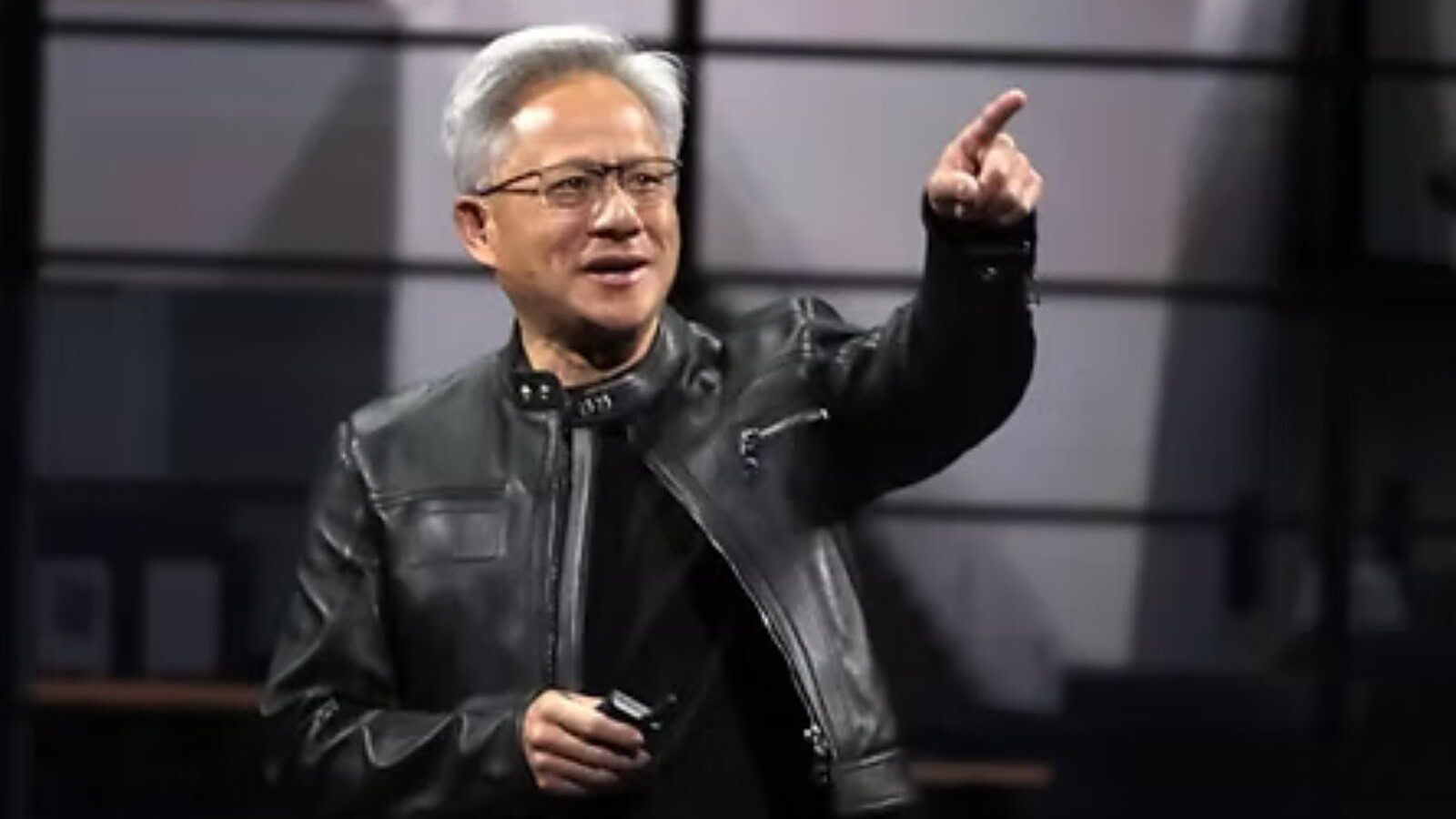Jensen Huang: l'AI richiederà combustibili fossili per anni