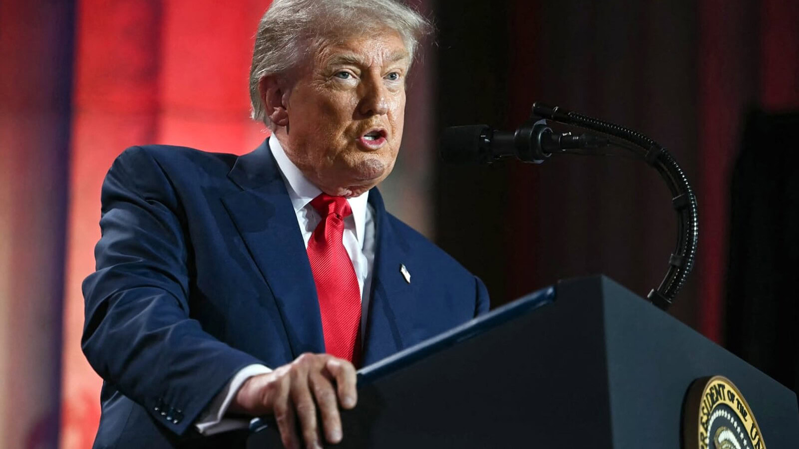 Trump taglia gli standard sui consumi: auto nuove più economiche