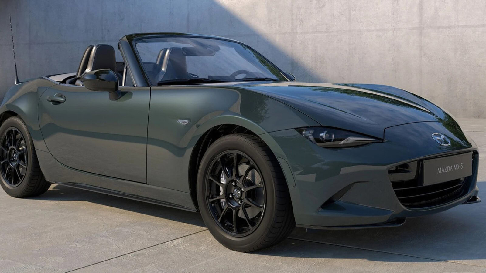 Mazda difende il motore a benzina: la strategia controcorrente