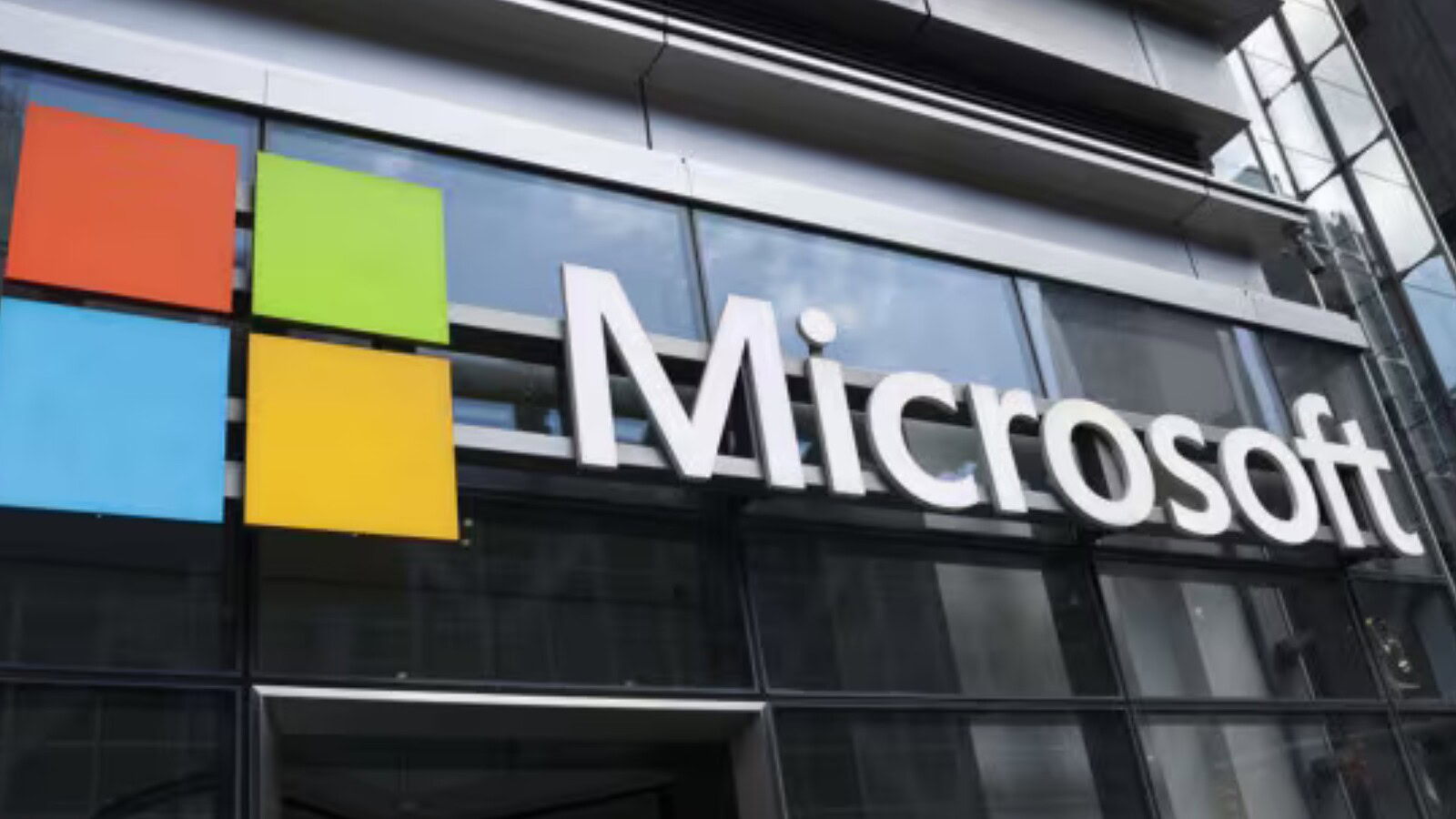 Microsoft sospende KB5002907: Office chiede una nuova attivazione
